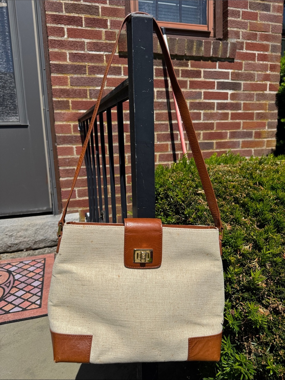 ETIENNE AIGNER CREAM CANVAS & BROWN LEATHER TRIM GOLD SHOULDER HANDBAG PURSE